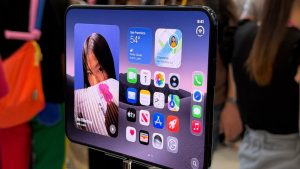 Choáng: iPhone Duo “cháy hàng” khi vừa nhận cọc