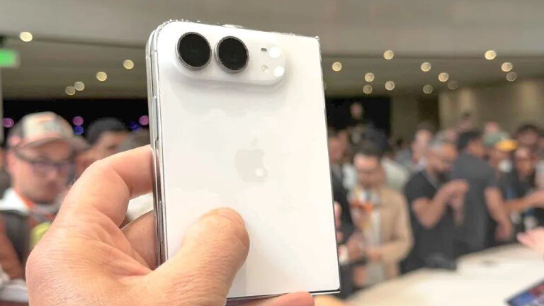 iPhone Duo cho phép sạc linh hoạt.