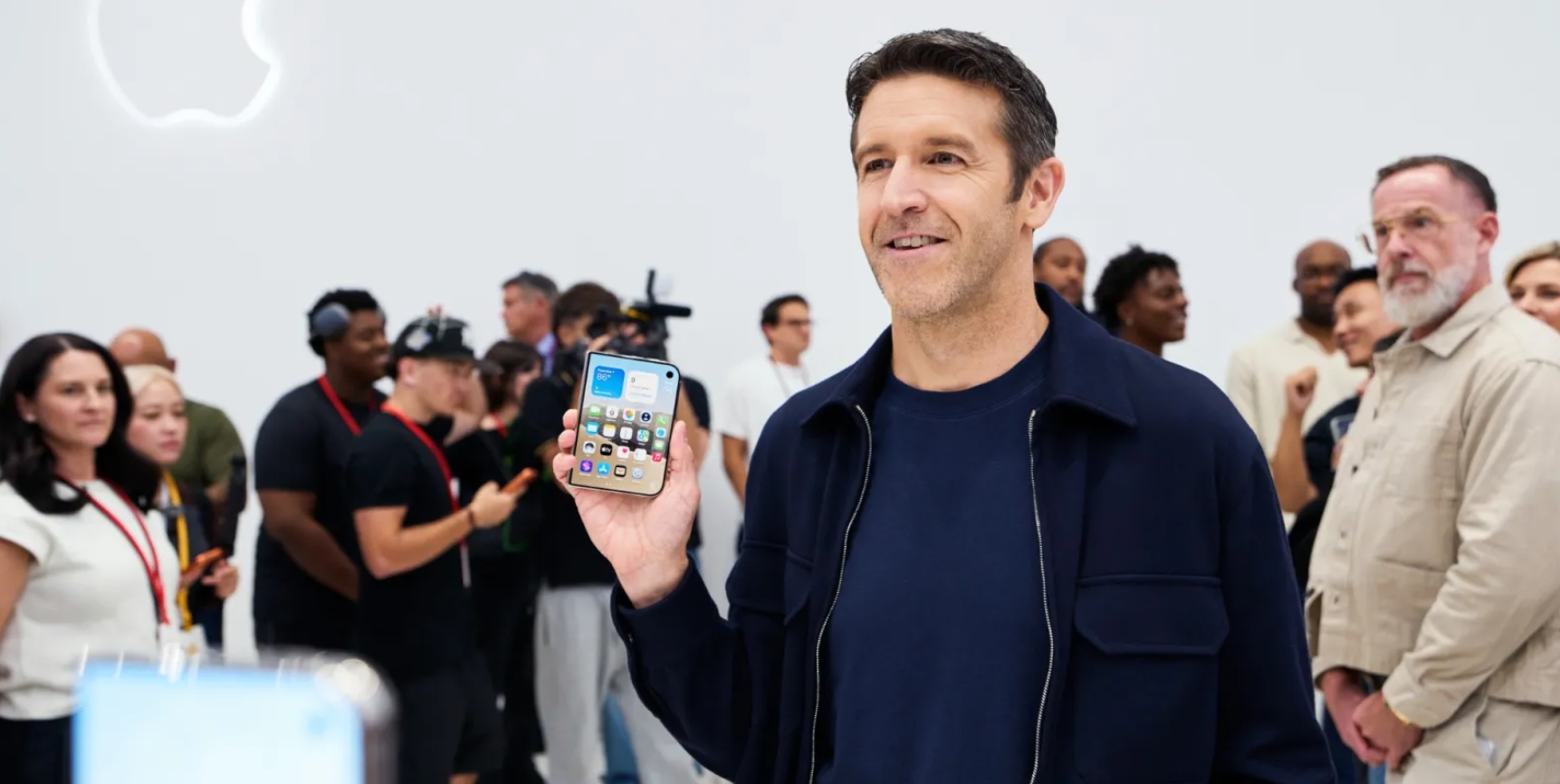 Tân CEO Apple - John Ternus.