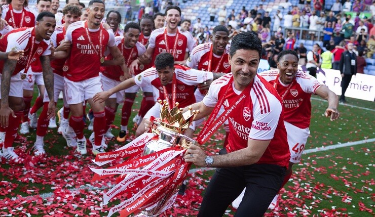 HLV Arteta đã dẫn dắt Arsenal giành chức vô địch Premier League đầu tiên sau 22 năm chờ đợi