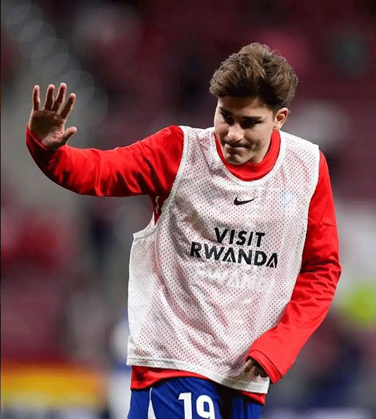 Julian Alvarez lên tiếng xin lỗi người hâm mộ Atletico về phát ngôn mong muốn sang Barcelona.
