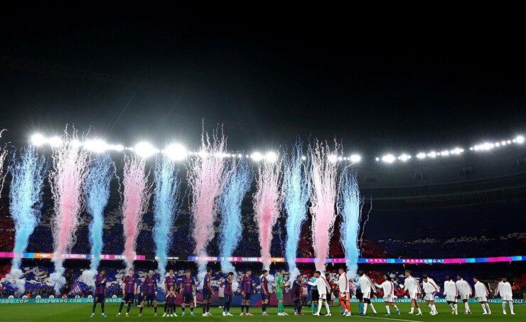 Barcelona tính bổ sung trung vệ sau hai thất bại liên tiếp