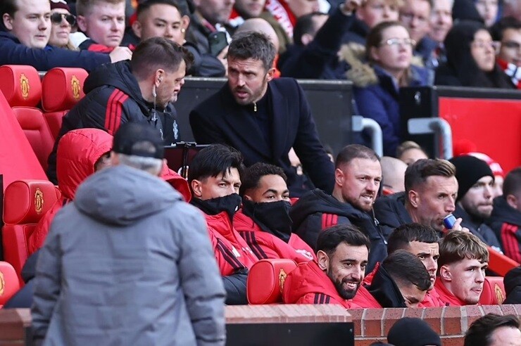 Carrick đẩy Fernandes lên ghế dự bị trong trận MU gặp Bournemouth