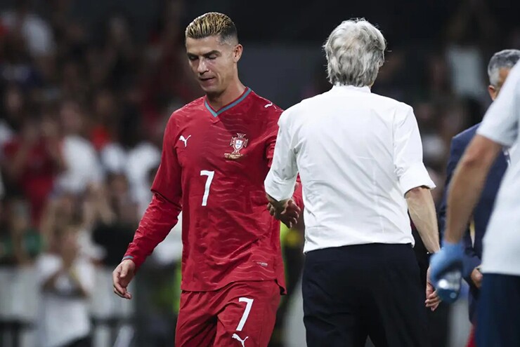Ronaldo xảy ra mâu thuẫn với HLV Jesus