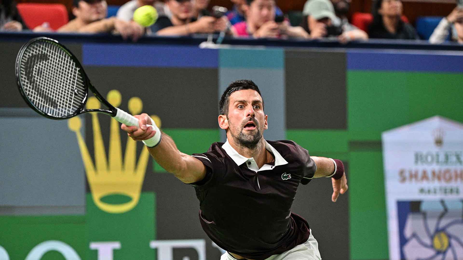 Djokovic thua sốc Hurkacz ngay trận ra quân Thượng Hải Masters