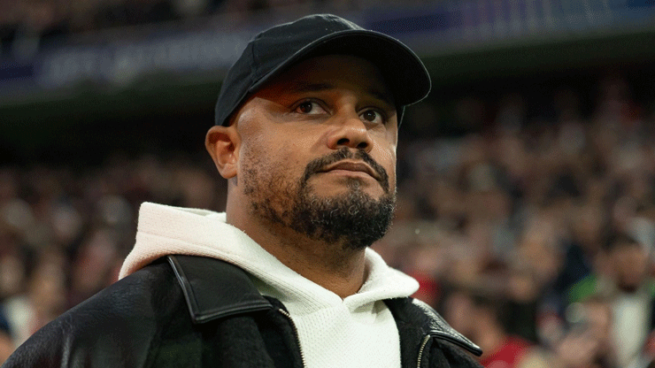 HLV Vincent Kompany bất ngờ ngã gục trên sân tập của đội dự bị Bayern Munich.