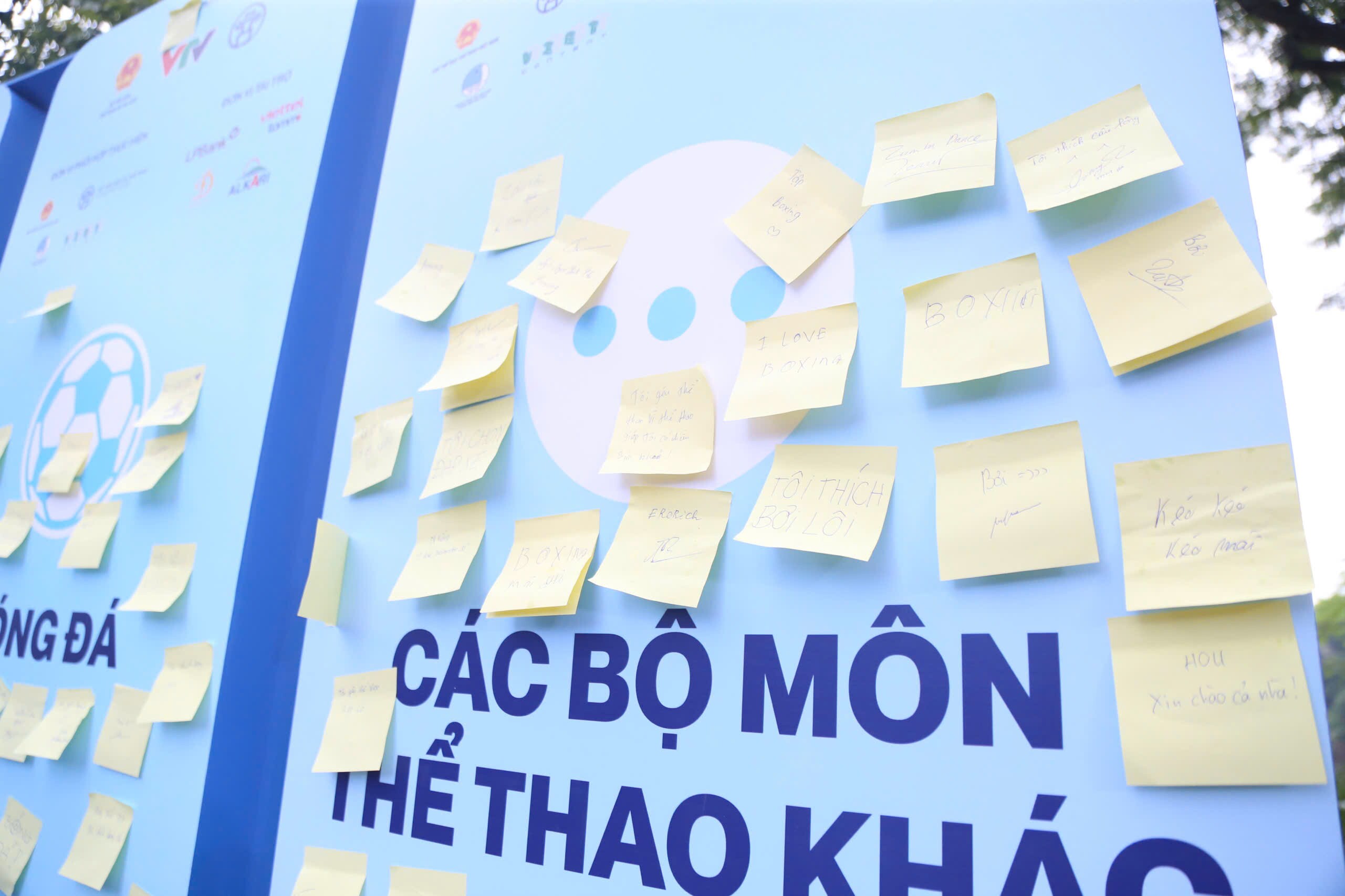 Bảng tương tác ý kiến, nơi người dân viết và lưu lại những bộ môn thể thao yêu thích của bản thân
