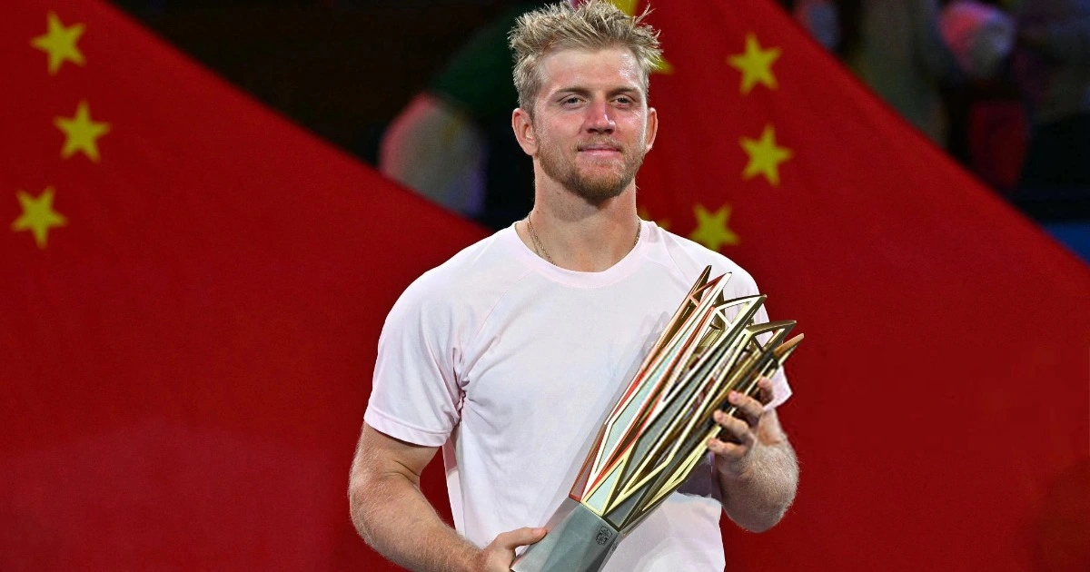 Alejandro Davidovich Fokina vượt qua chuỗi 5 trận chung kết thất bại để lần đầu đăng quang Masters 1000
