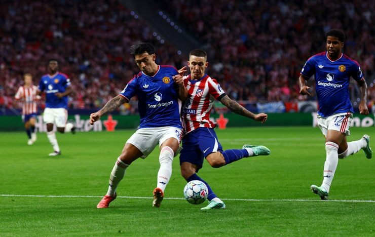Lisandro Martinez đối mặt với nguy cơ bị gạch tên khỏi đội hình Man&nbsp;Utd