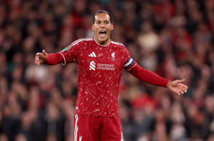 Van Dijk kêu gọi Liverpool chơi “tất tay” trước Arsenal