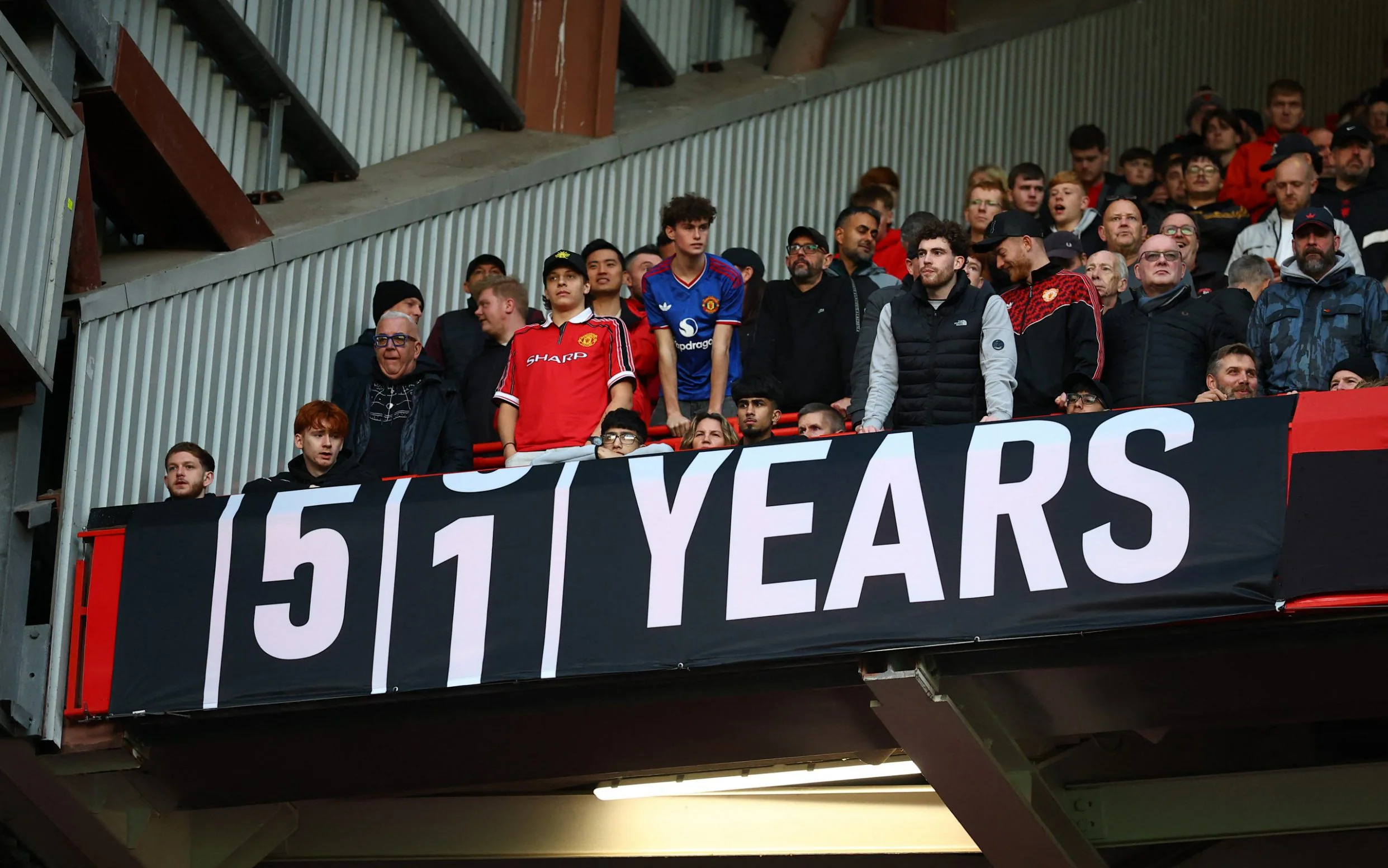 Fan MU chế giễu Man City