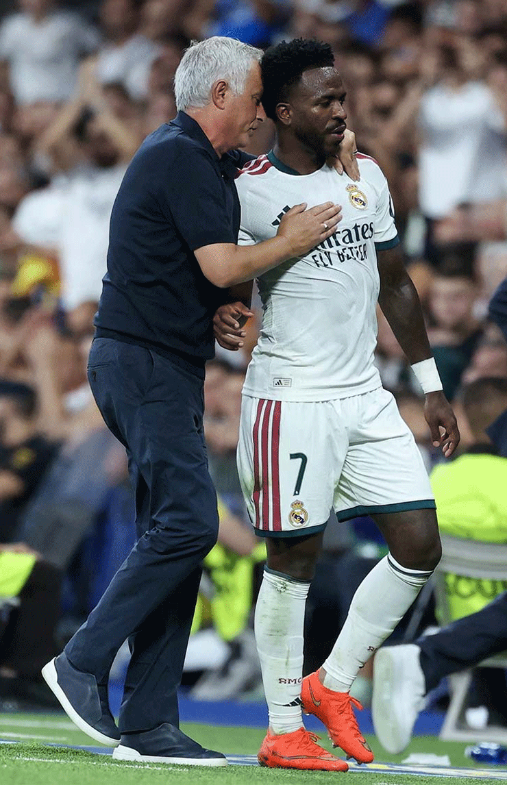 HLV Jose Mourinho lên tiếng bảo vệ Vinicius Junior trước làn sóng chỉ trích từ dư luận.