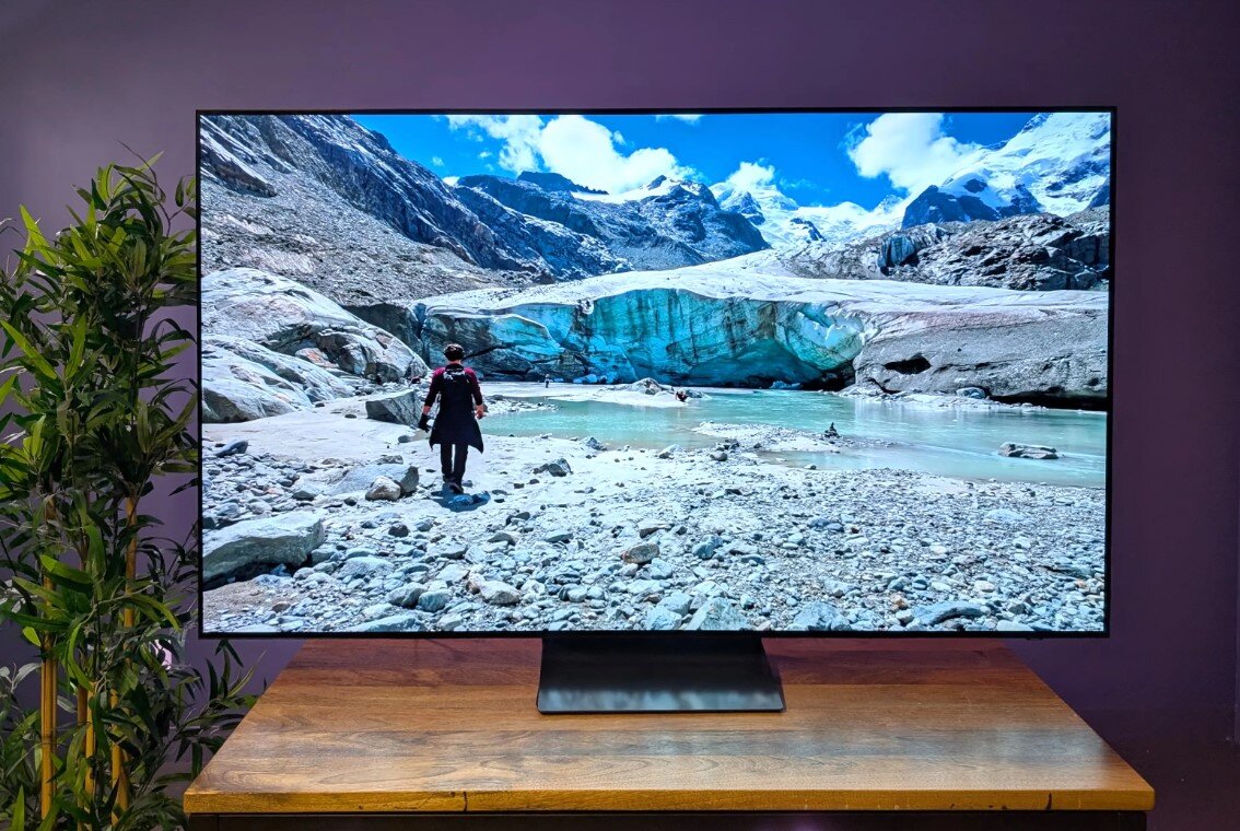 TV Samsung S90H.