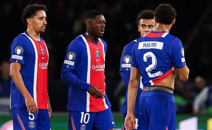 Dembele nhăn nhó rời sân sau khi dính chấn thương
