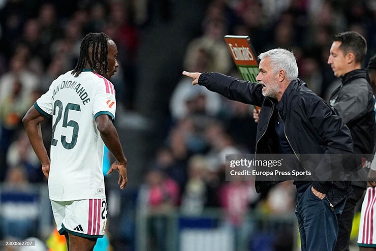 HLV Mourinho ưu tiên sử dụng Diomande và đang thu về kết quả khả quan