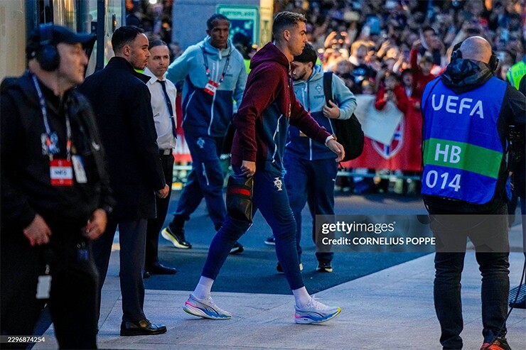 Ronaldo đối mặt nguy cơ bị xử lý sau khi rời trại tập trung ĐT Bồ Đào Nha