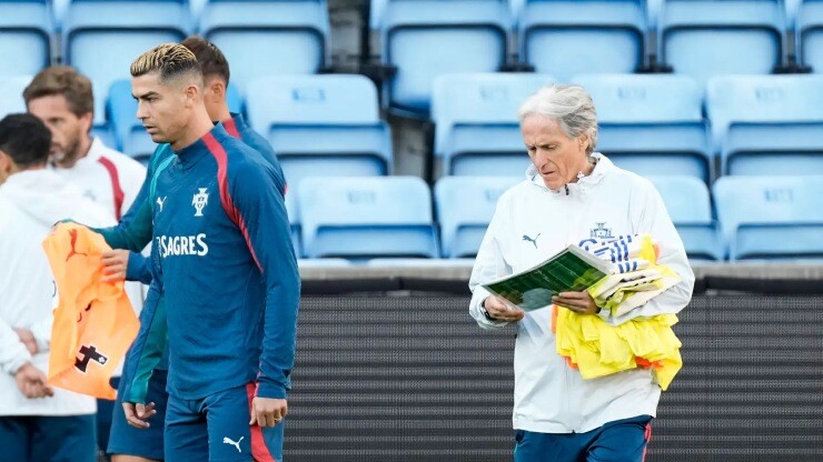 Nhìn lại diễn biến vụ Ronaldo bỏ ĐT Bồ Đào Nha, CR7 hay HLV Jesus mới có lỗi? - 1