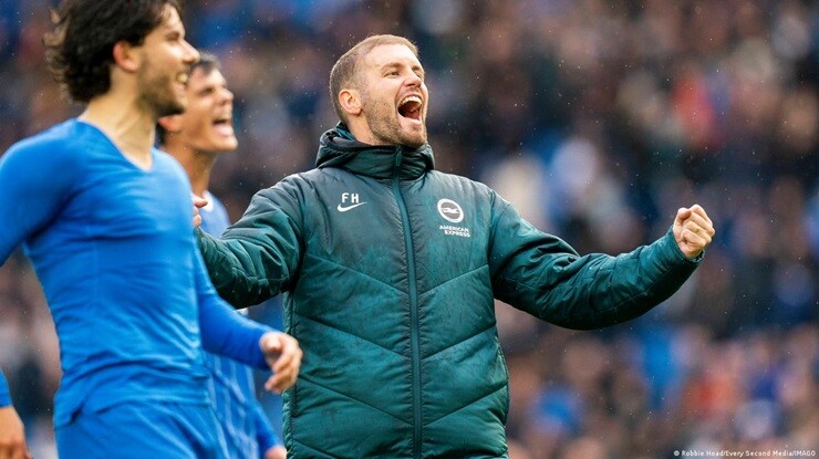 Hurzeler đang giúp&nbsp;Brighton bay cao ở vị trí&nbsp;thứ ba trên bảng xếp hạng Premier League