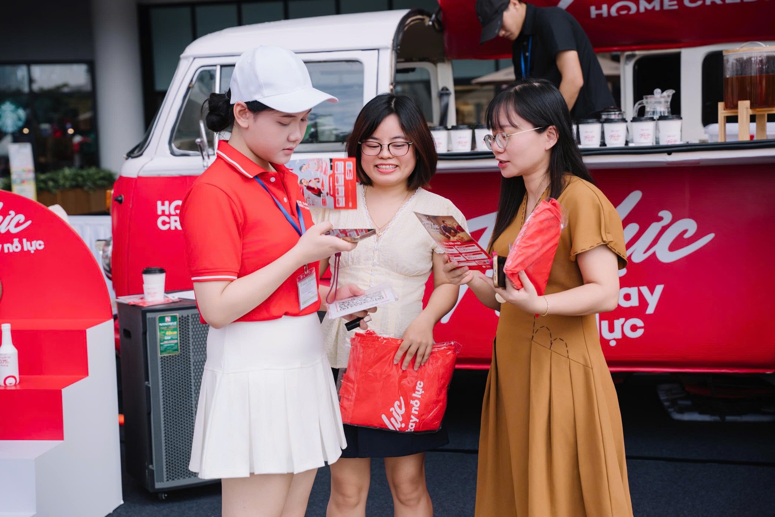 Home Credit tạo nền tảng “Trạm Trợ Lực” nhằm kết nối và tiếp sức cho khách hàng