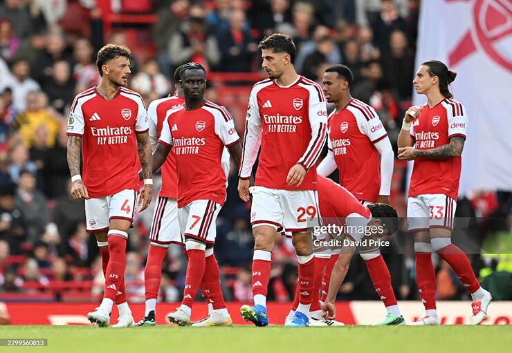 Arsenal ngược dòng hạ Leeds