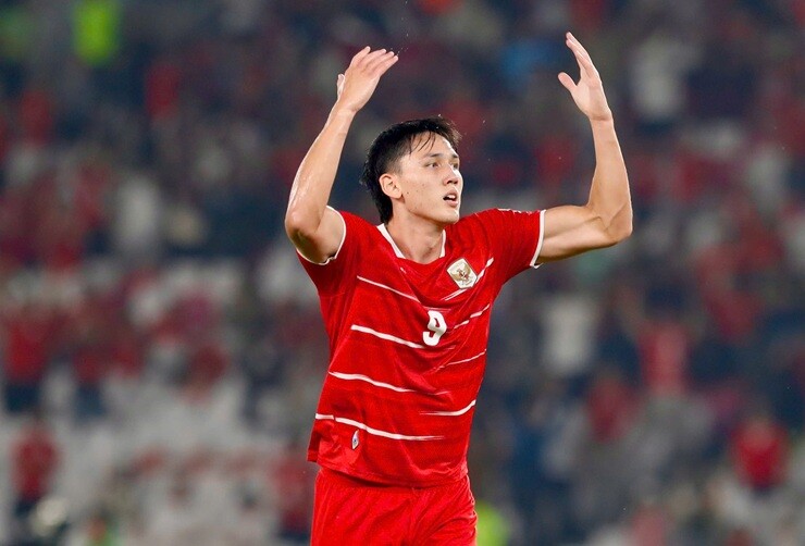 Mitchell Baker rực sáng ghi tới 5 bàn
