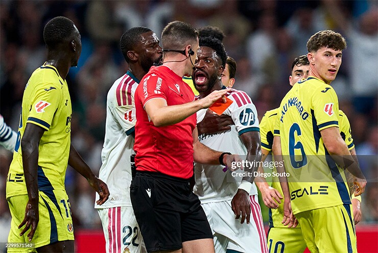 Vinicius đối mặt án treo giò sau tấm thẻ đỏ ở trận gặp Villarreal
