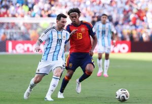 Yamal vượt Messi ở thống kê đặc biệt sau 200 trận đầu tiên