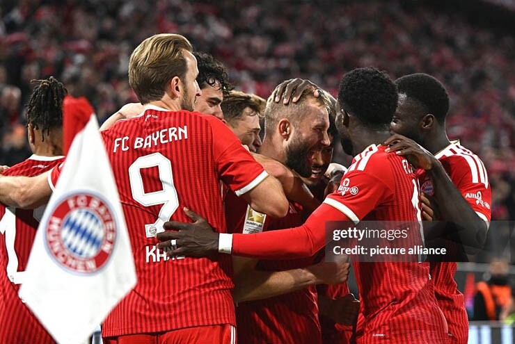 Bayern Munich ăn mừng bàn mở điểm