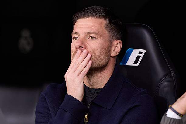 Mùa trước Xabi Alonso đã không trụ được sau chuỗi trận sân khách kéo dài của Real Madrid