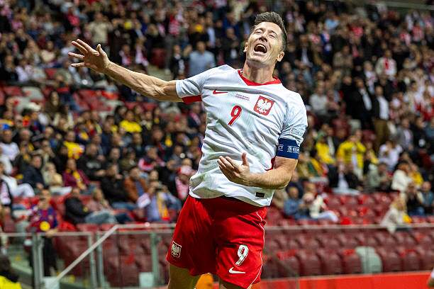 Lewandowski ghi hat-trick cho Ba Lan