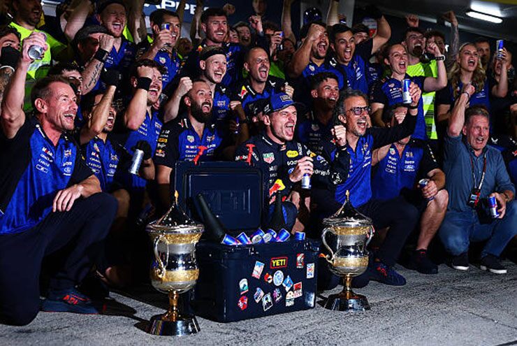 Max Verstappen có chiến thắng đầu tiên từ đầu năm