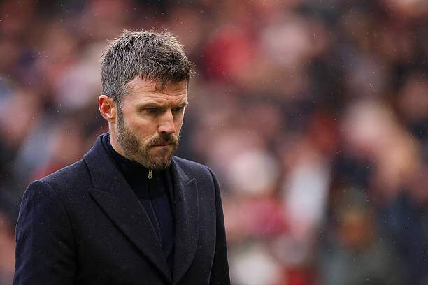Michael Carrick đang như người đi trên dây, nhưng vẫn sẽ trụ được tới ít nhất là hết tuần này