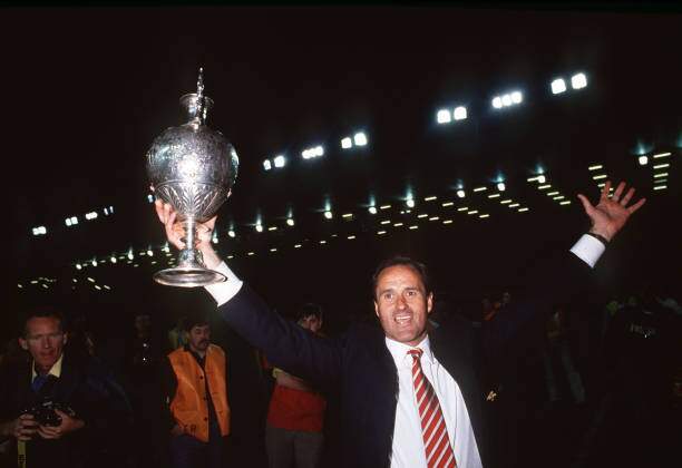 George Graham đưa Arsenal trở lại vô địch Anh ở cuối thập niên 1980, Arsenal là công việc huấn luyện thứ 2 của ông và ông nhậm chức khi mới trải qua 4 năm làm HLV trưởng ở Millwall