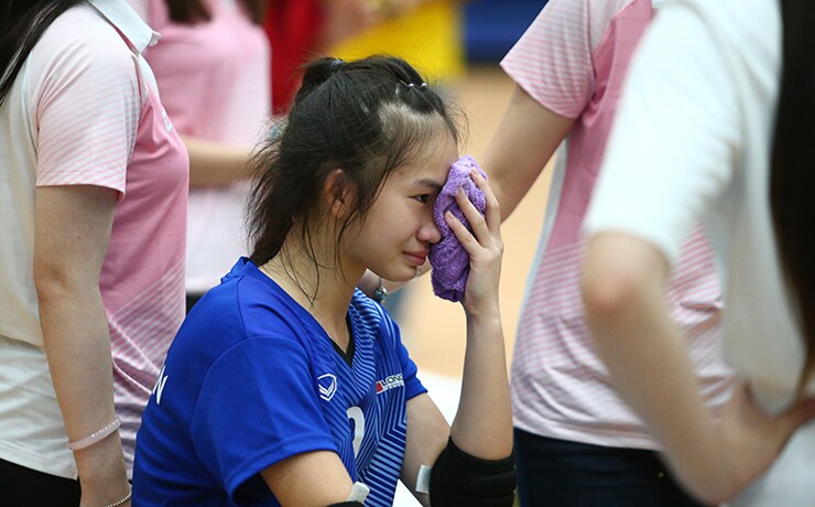 Sau tình huống va chạm mạnh, Hoài Ân cần khá nhiều thời gian mới có thể hồi tỉnh. Tuy nhiên, cô không thể tiếp tục thi đấu và phải rời sân để được chăm sóc.