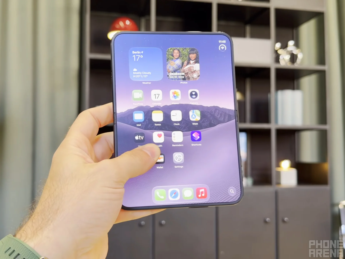 Giá bán iPhone Duo tại Việt Nam là từ 64,99 triệu đồng cho bản 256GB.