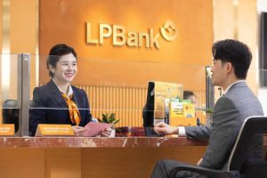 LPBank chủ động giảm lãi suất cho vay tới 2%/năm, bám sát chỉ đạo của Chính phủ