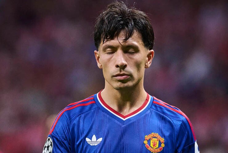 Carrick không thể quản lý được Lisandro Martinez&nbsp;