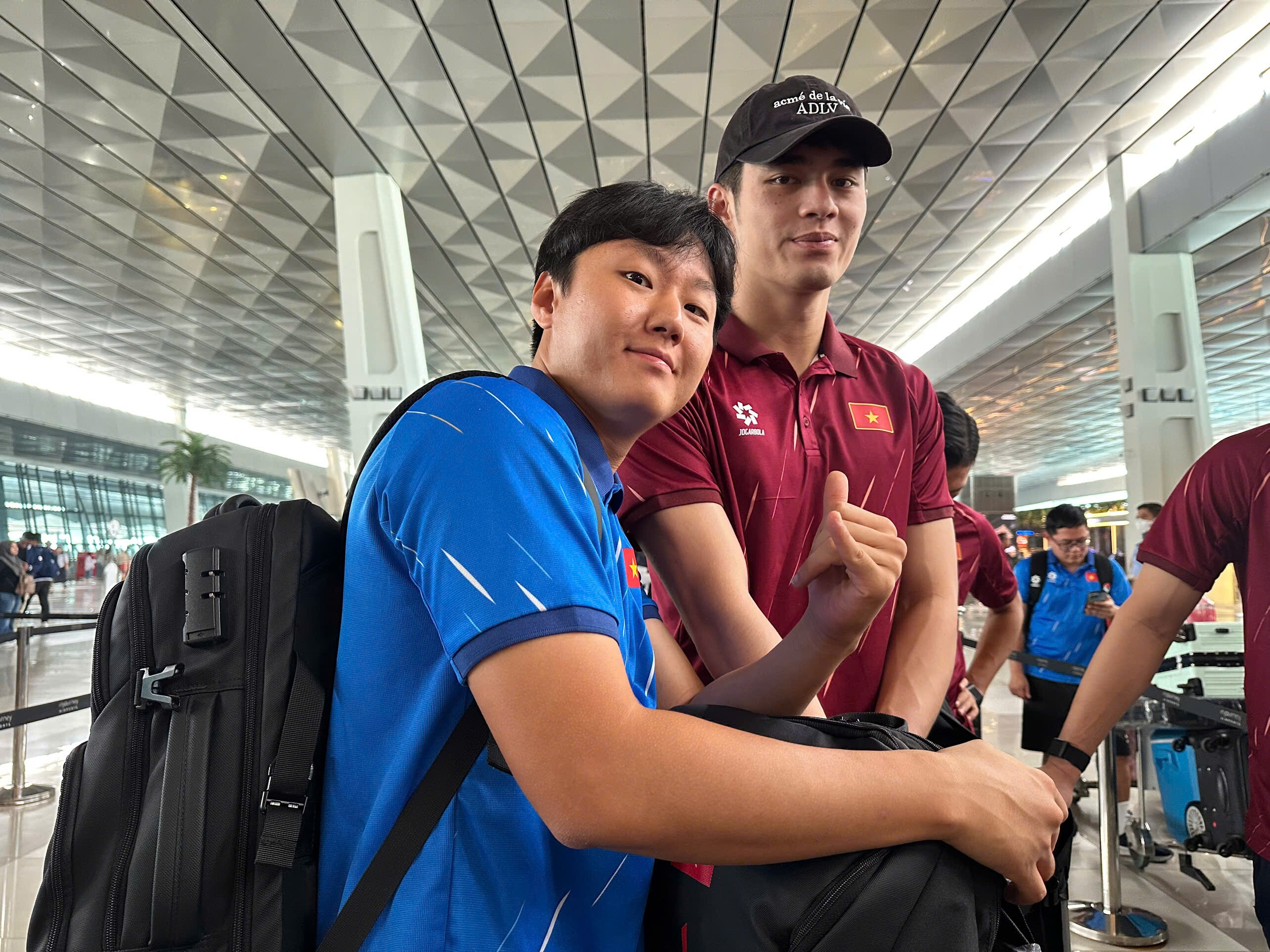 ĐT Việt Nam về nước sau hành trình ASEAN Cup, vì sao chỉ còn hơn 10 cầu thủ? - 8