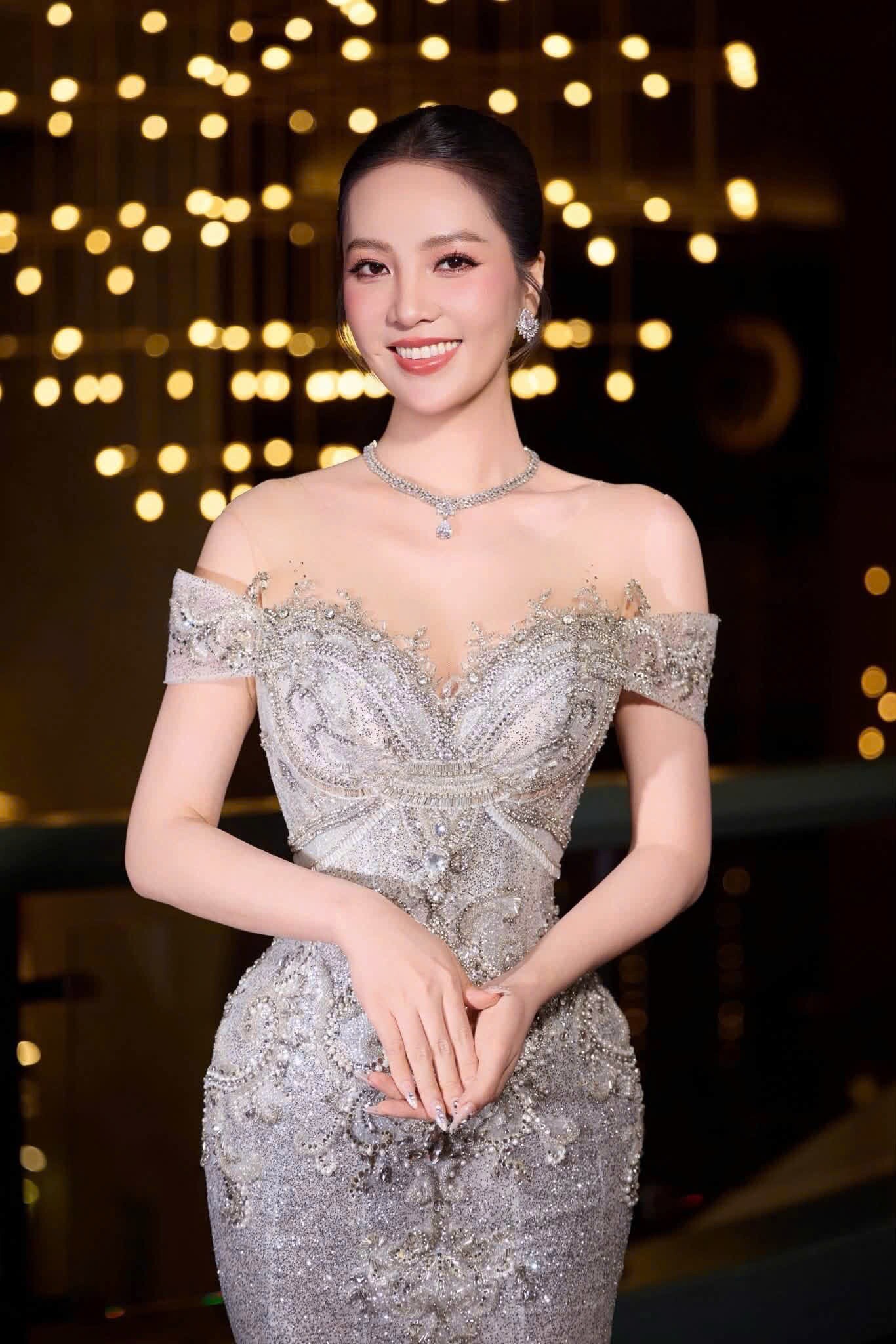 Nhan sắc không tuổi của Á hậu Thụy Vân.&nbsp;