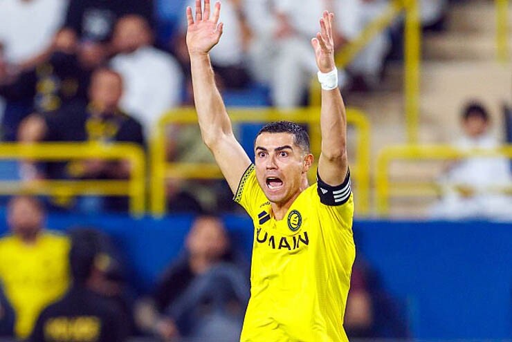 Ronaldo bỏ lỡ 5 bàn thắng tiếc nuối