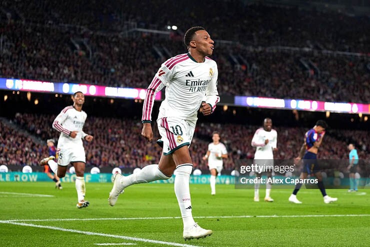 Sự phấn khích của Mbappe